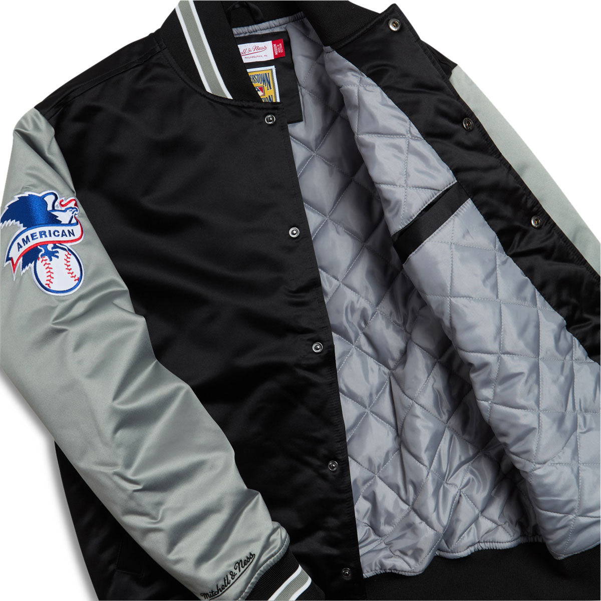 Mitchell & Ness x MLB Primetime White Sox Vintage Logo Satin Jacket - Black image 3