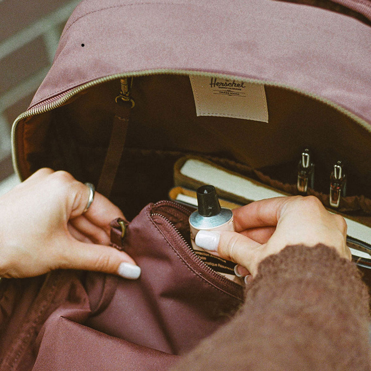 Herschel Supply Beatrix Backpack - Black image 4