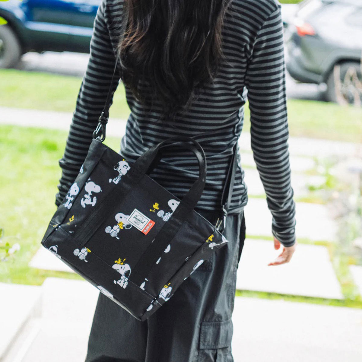 Herschel Supply x Peanuts Heritage Small Tote Bag - Snoopy And Woodstock Black image 4