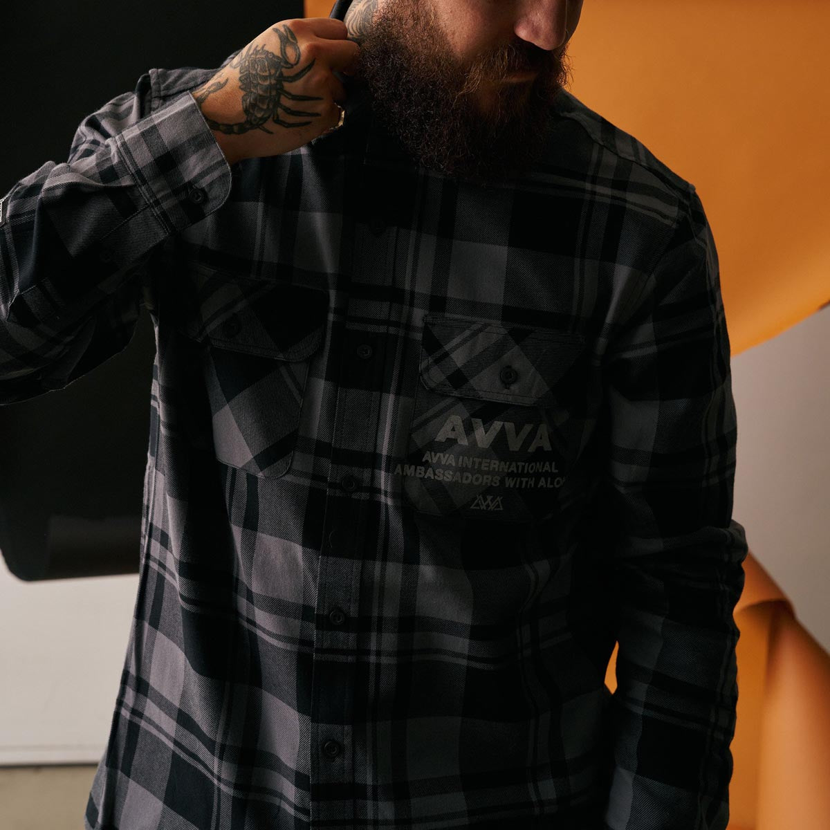 AVVA Blinding Sun Flannel Shirt - Grey/Black Open Plaid image 4