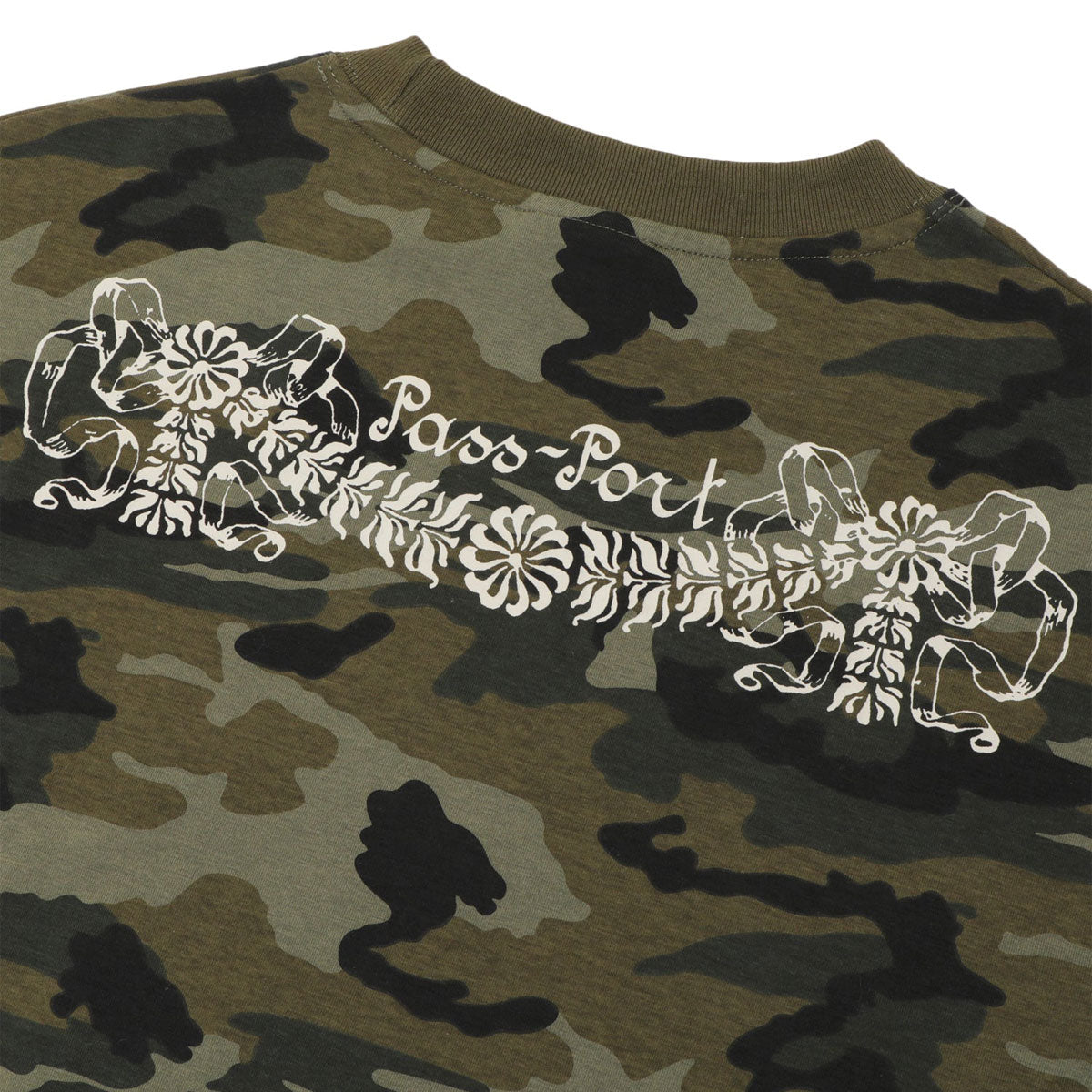 Passport Kollaasi T-Shirt - Woodland Camo image 3