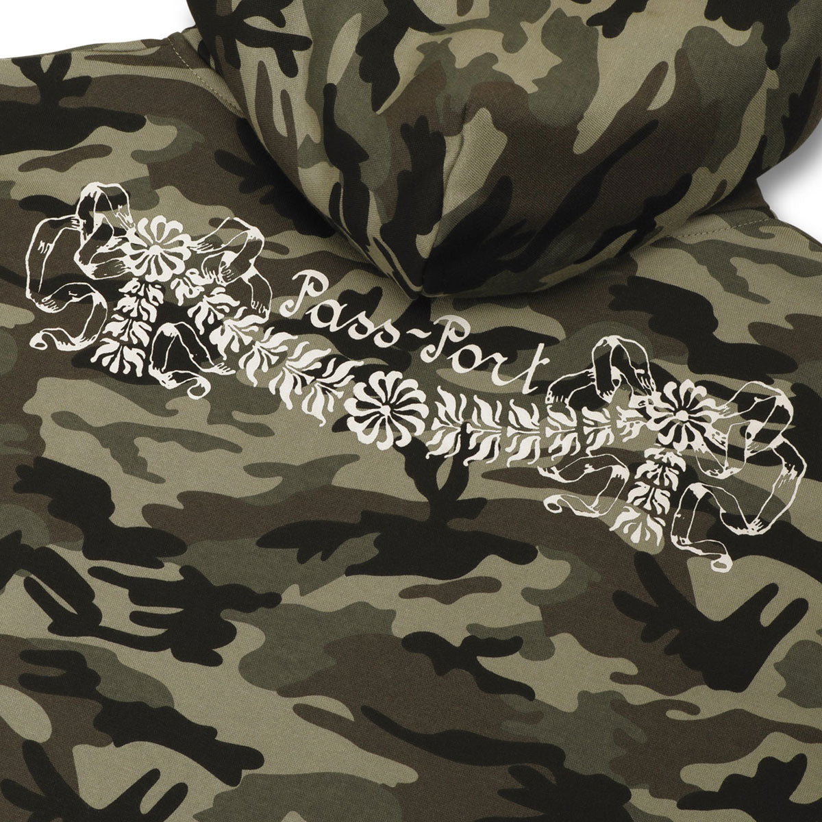 Passport Kollaasi Zip Hoodie - Woodland Camo image 1