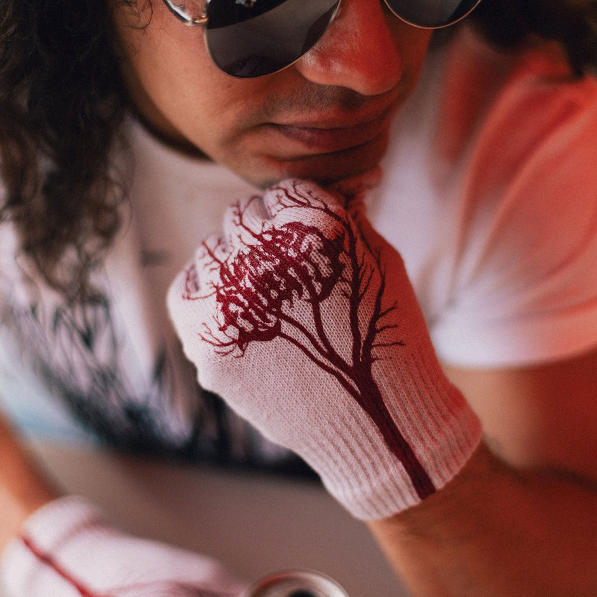 Satan's Drano Vein Gloves - White/Red image 2